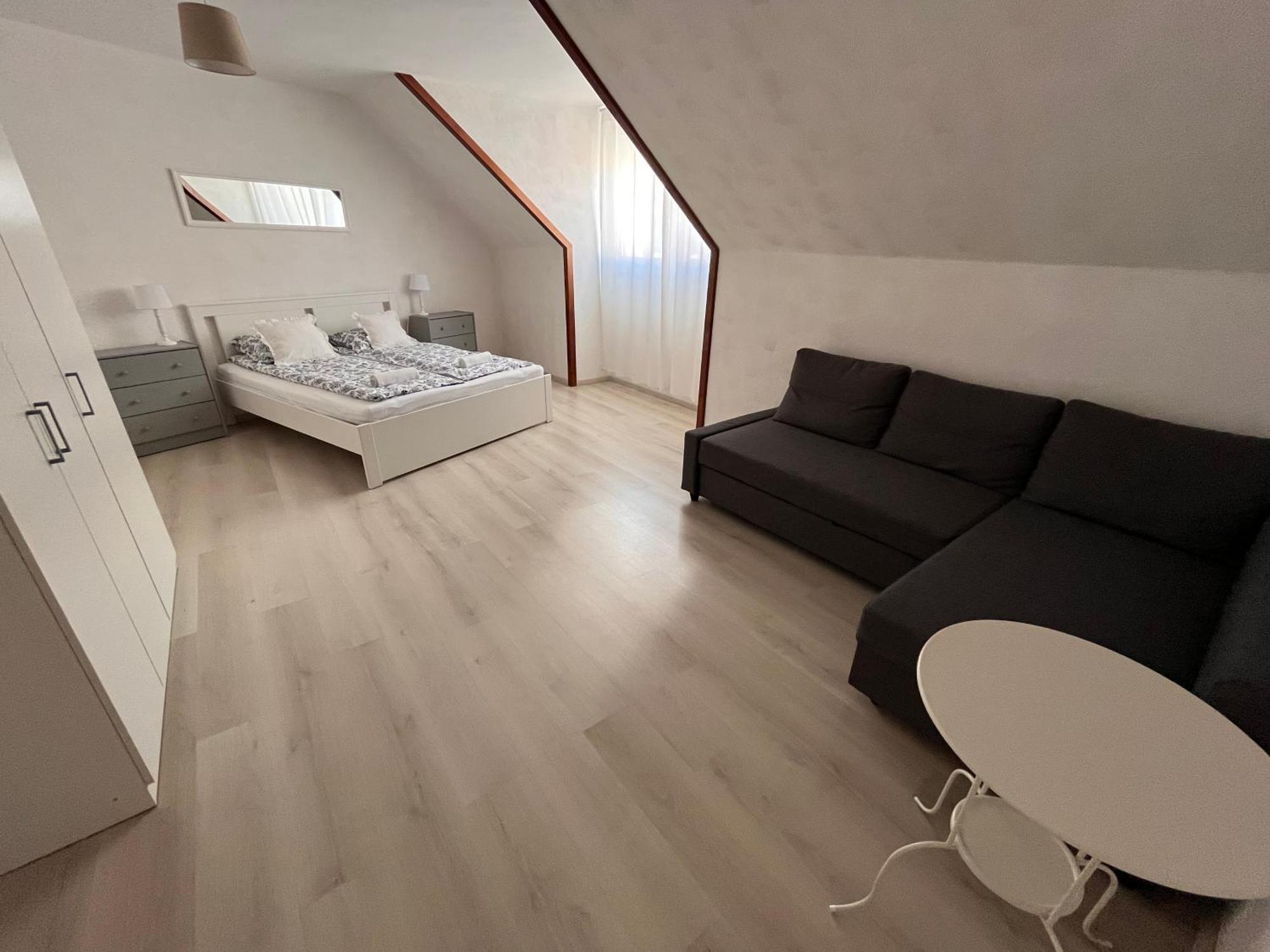 Pacsirta Apartman Grand Eger Eksteriør billede