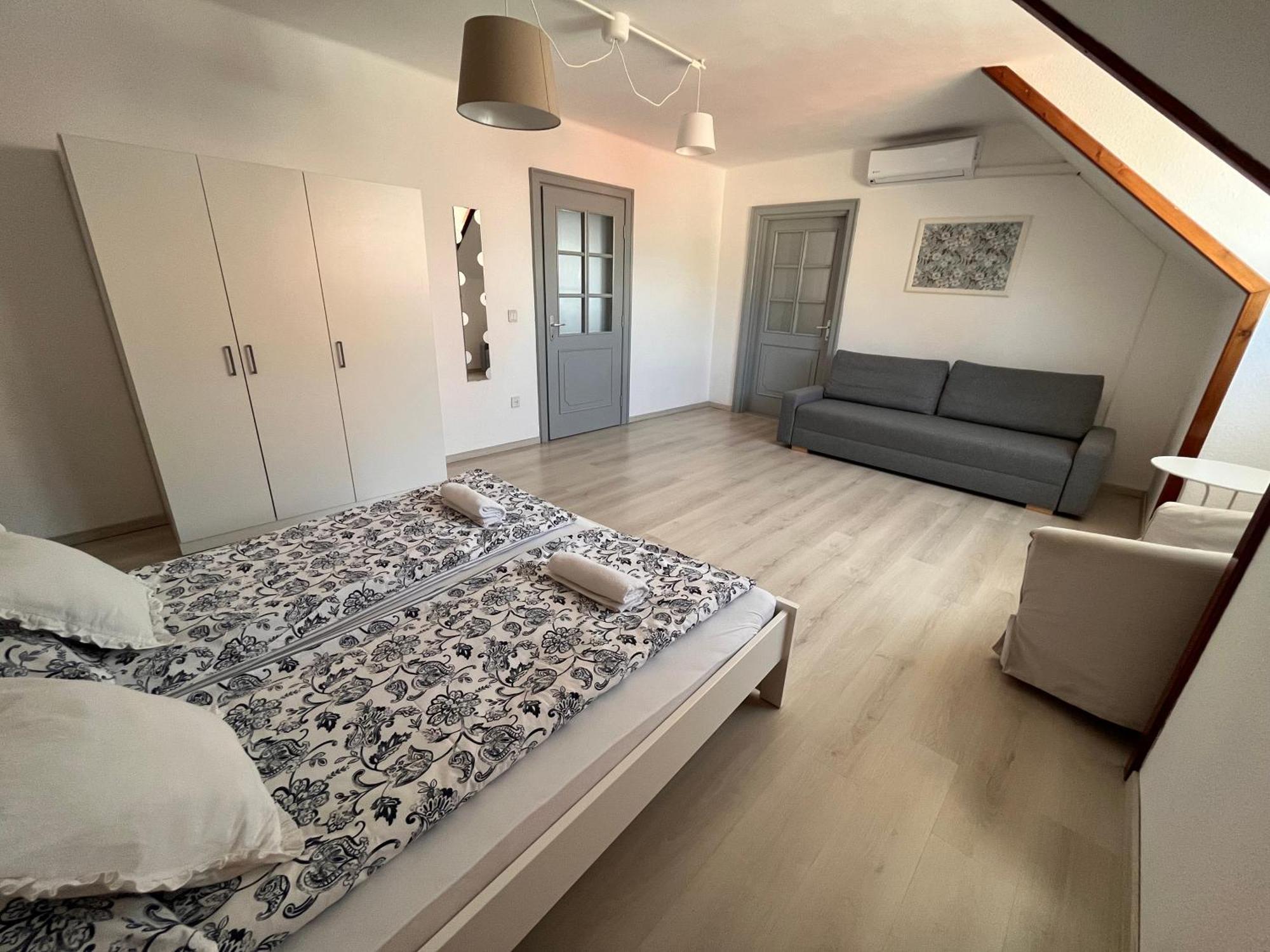Pacsirta Apartman Grand Eger Eksteriør billede